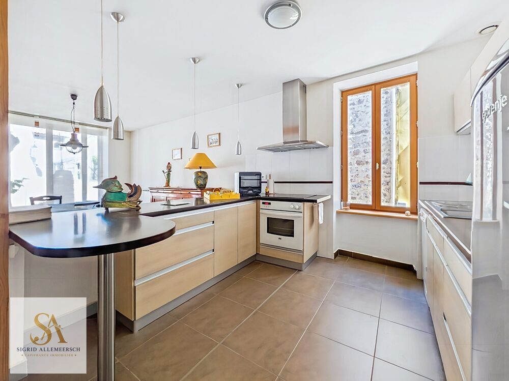Maison de caractère rénovée avec garage au coeur de Boutenac