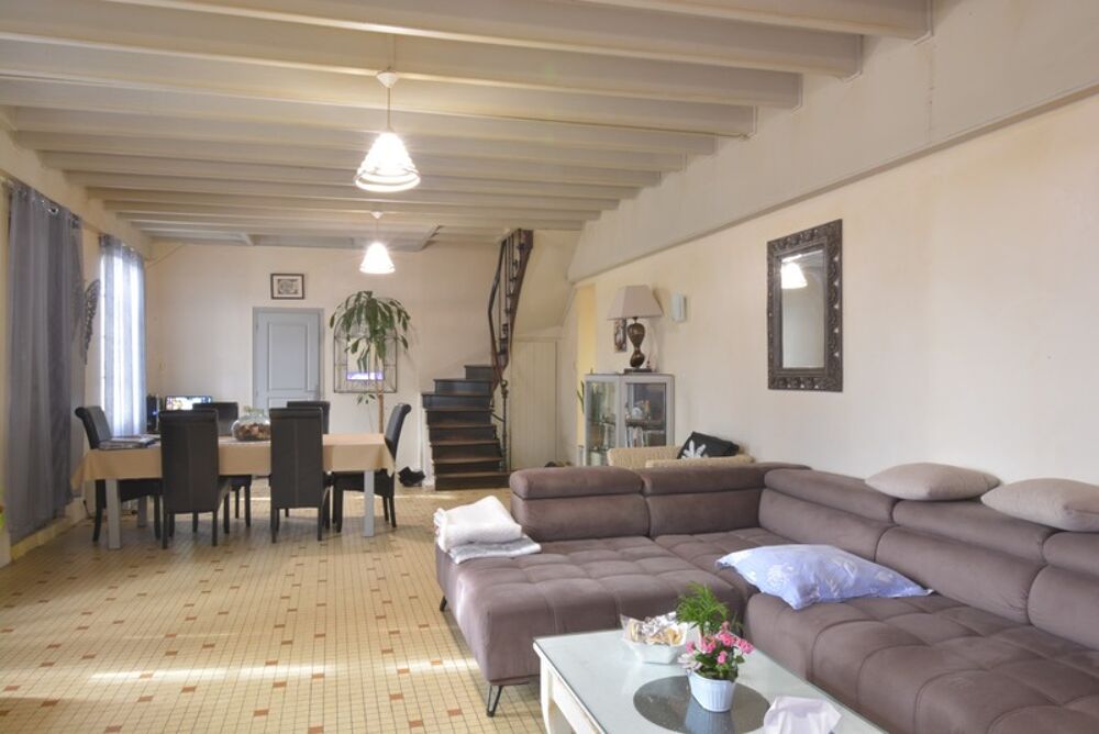 Ancien bar et hôtel proche de Coutras avec gros potentiel de création de logements