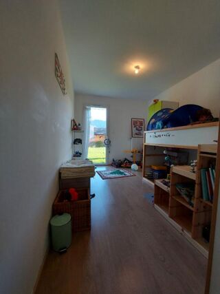  Appartement à louer 4 pièces 82 m²