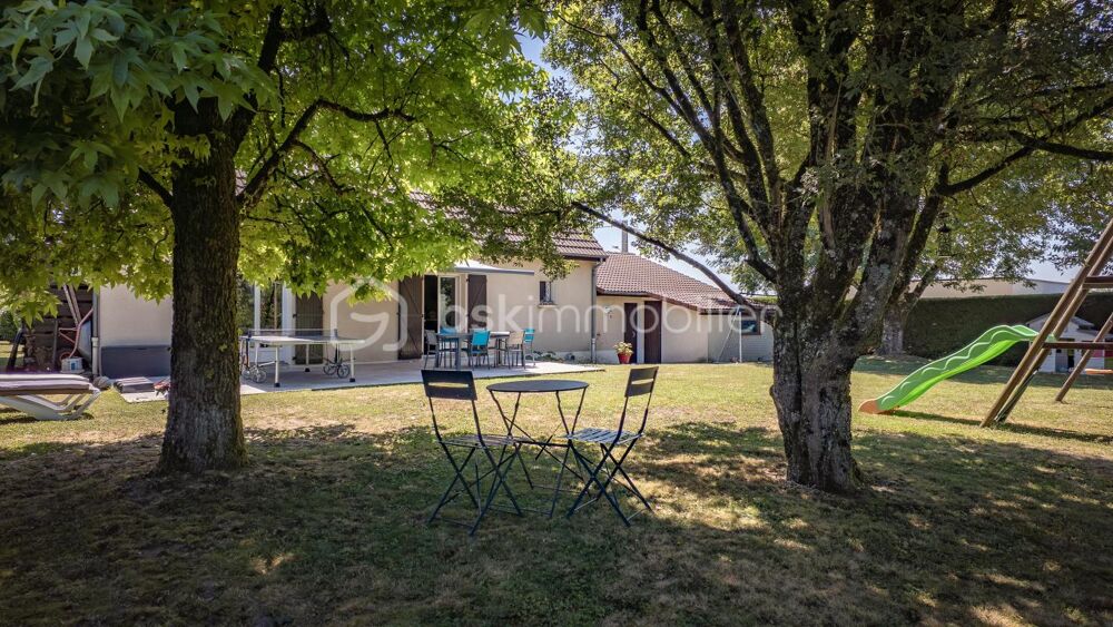 Élégante, conviviale et fonctionnelle maison traditionnelle dans un quartier résidentiel de VARENNES-VAUZELLES