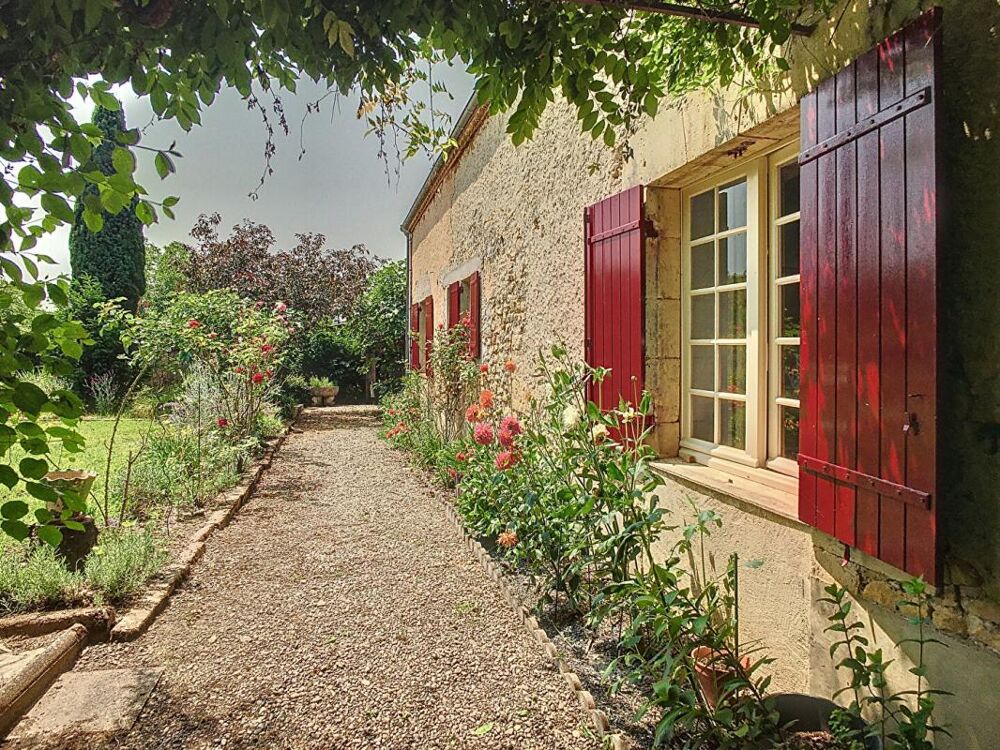 Maison lumineuse avec 4 chambres et piscine
