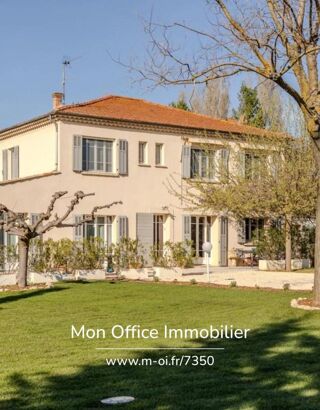 Vente Maison Référence : 7350-NGU - Maison 8 pièces - 7 chambres dont 3 suites - 280m2 sur 3500m2 - 8min du centre ville d'Aix en Pce Aix en provence
