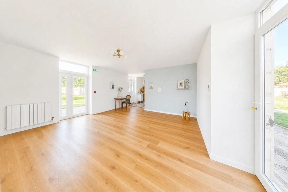 Vente Maison Charme absolu: maison rénovée à Neuville-de-Poitou Neuville de poitou