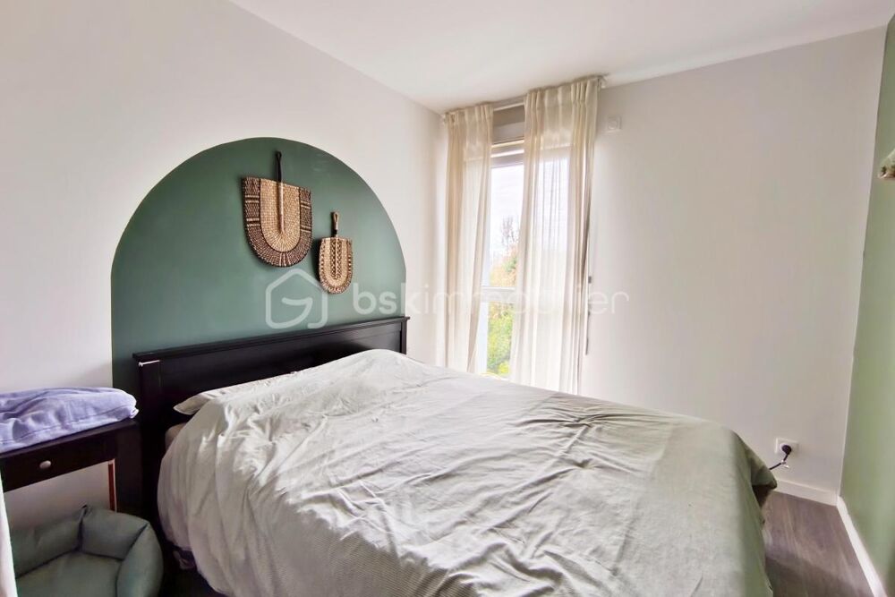 Appartement 3 pièces de 70m²  Dernier étage avec balcon et parking