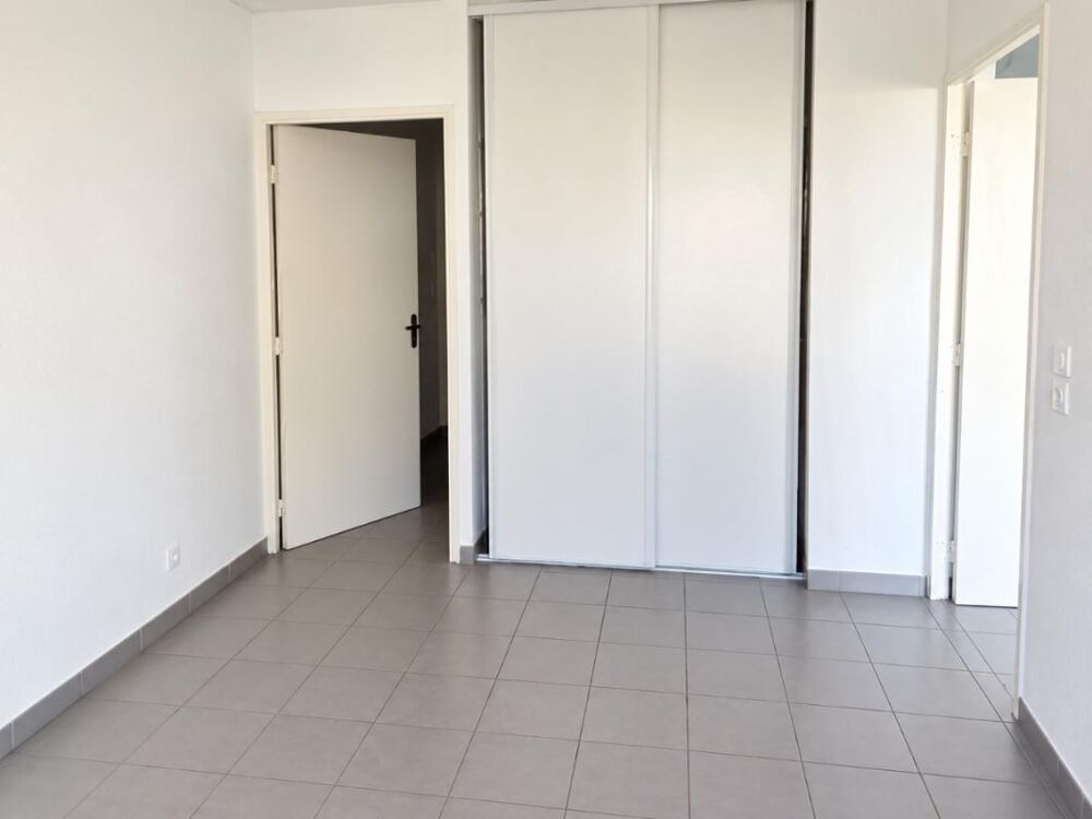 Location Appartement T2 avec balcon et parking à Marseille - Proche campus universitaire Marseille 13