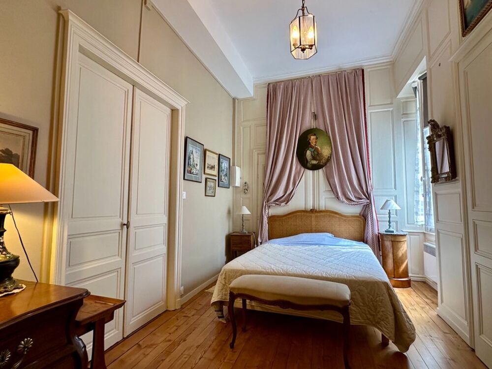 Vente Appartement SAUMUR Centre-ville Historique, A 100m de la Place Saint Pierre, Appartement de style 1 chambre possibilité 2 Saumur