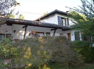  Villa  vendre 8 pices 180 m