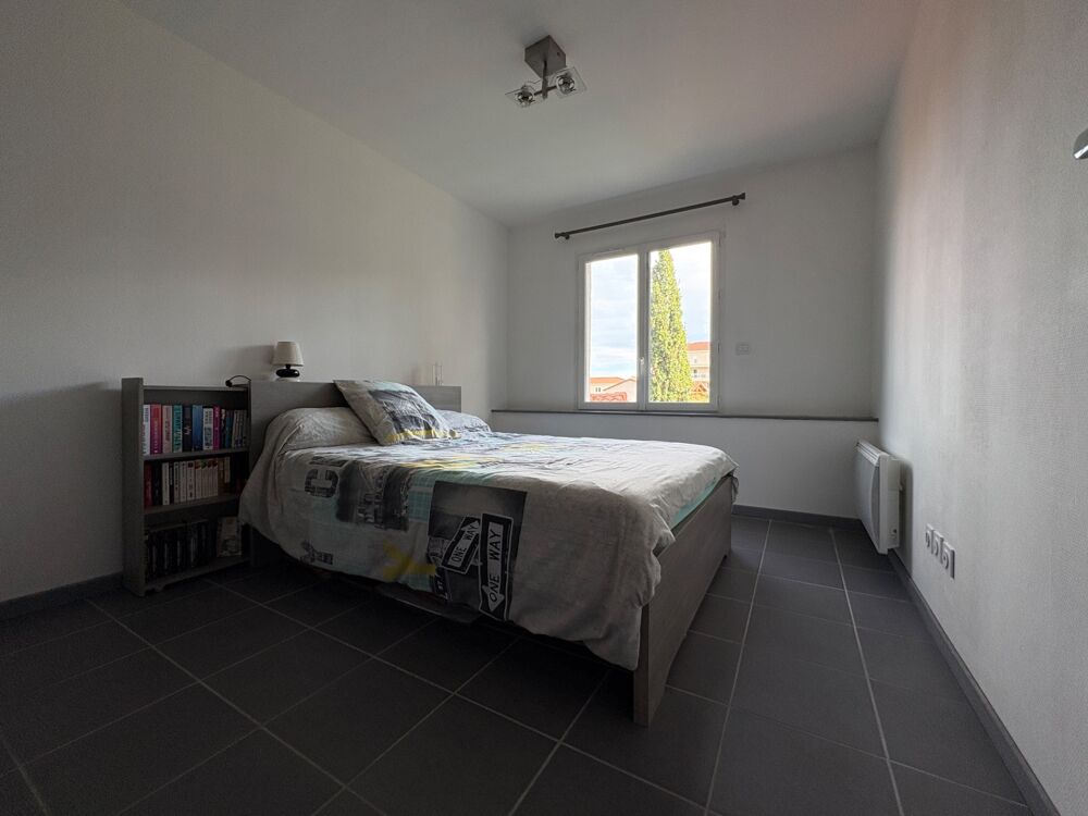 Vente Appartement A FEURS (42). APPARTEMENT  T3  Relooké  Avec  PLACE DE PARKING ,  quartier calme Feurs