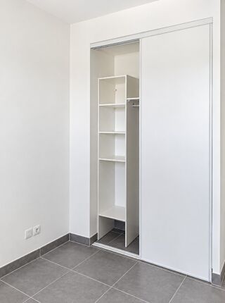  Appartement à louer 3 pièces 65 m²