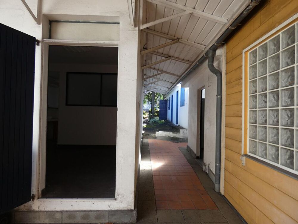 Vente Maison 97480 Saint Joseph ensemble immobilier env 280m²  sur 610m² centre ville Saint joseph