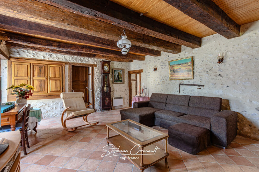 Vente Maison Maison en pierre de 157m² avec 6,3ha de bois et prairies Annesse et beaulieu
