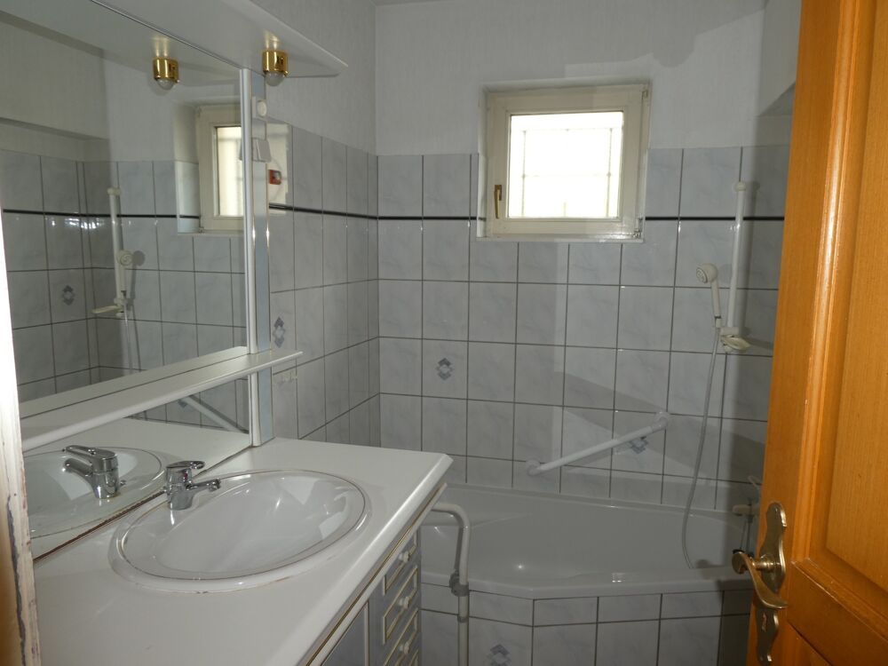 Vente Maison REMIREMONT (88)à vendre maison mitoyenne T4 de 78m² + garage + terrain 200m² Remiremont