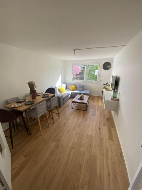   T3 lumineux-meubl� 73 m�-R�nov�-Balcon, 1 500� CC Appartement - 3 pi�ce(s) - 65 m�