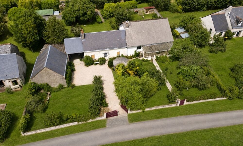 Longère de caractère rénovée  153 m²  Dépendances  Terrain arboré de 1 630 m²