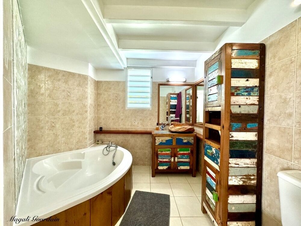 à vendre  Propriété/château Saint-François (97118)