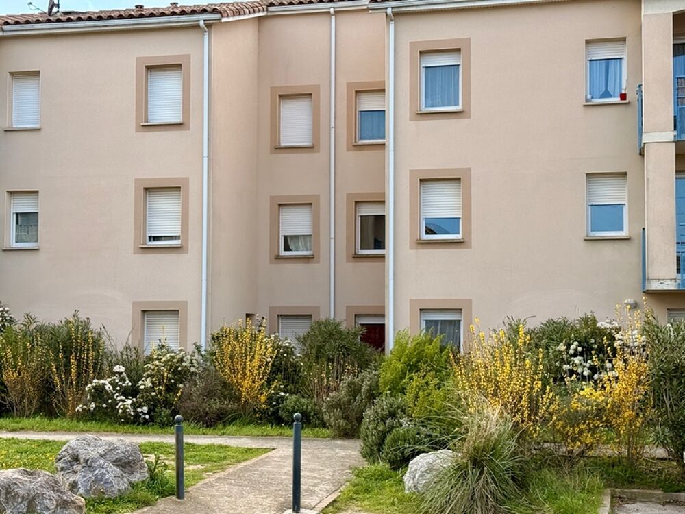 Vente Appartement Appartement T3 à  BERRIAC  60m2 habitables, deux chambres, deux places de parking Berriac