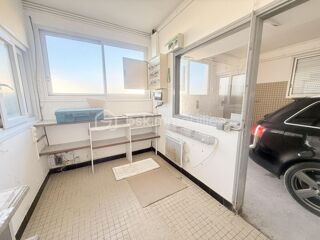  Parking / Garage à vendre 94 m²