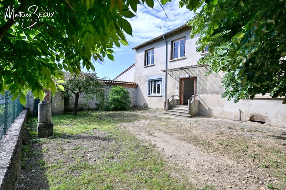 MILLERY  Beau potentiel pour cette maison P7 avec jardin, sous-sol et dépendances