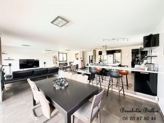  Maison à vendre 6 pièces 215 m²