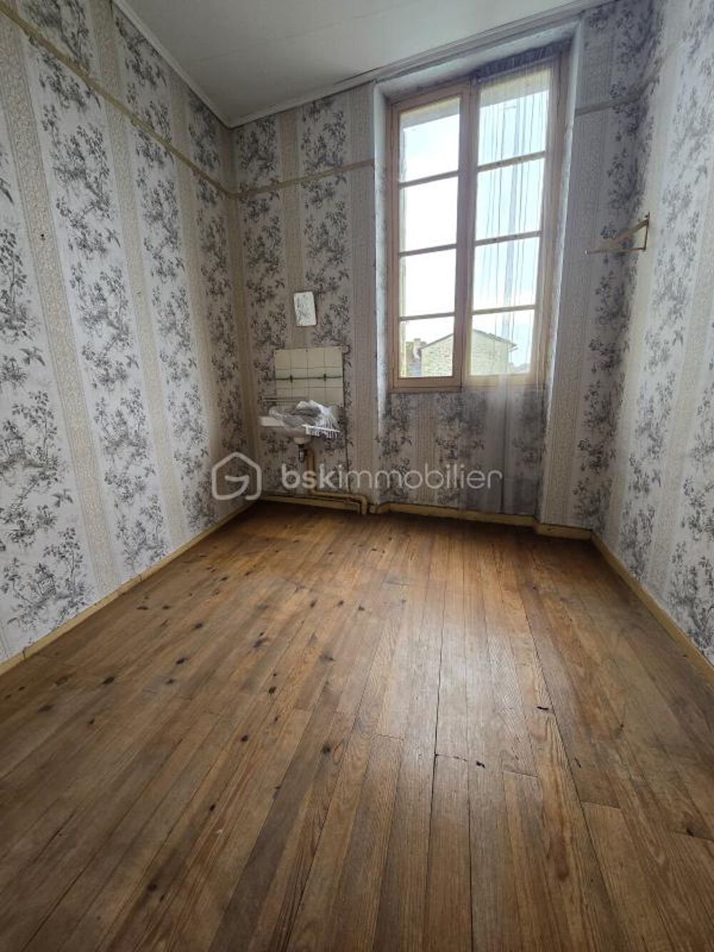 IDEAL INVESTISSEUR Grande Maison de 400 m² à Vendre  Bourg Proche Commodités