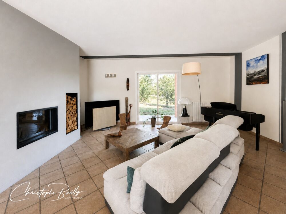 Maison familiale de 182 m² avec piscine et jardin arboré à Rouffiac-Tolosan (31180)