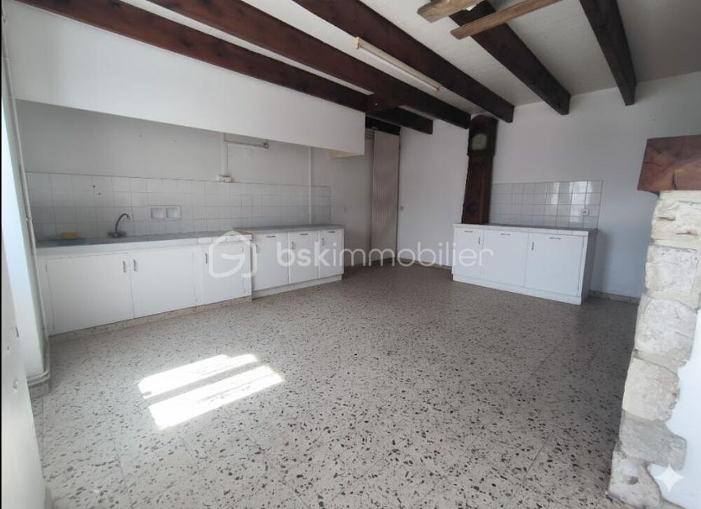 Grande maison de 200m2 à petit prix, fort potentiel, idéal investisseur!