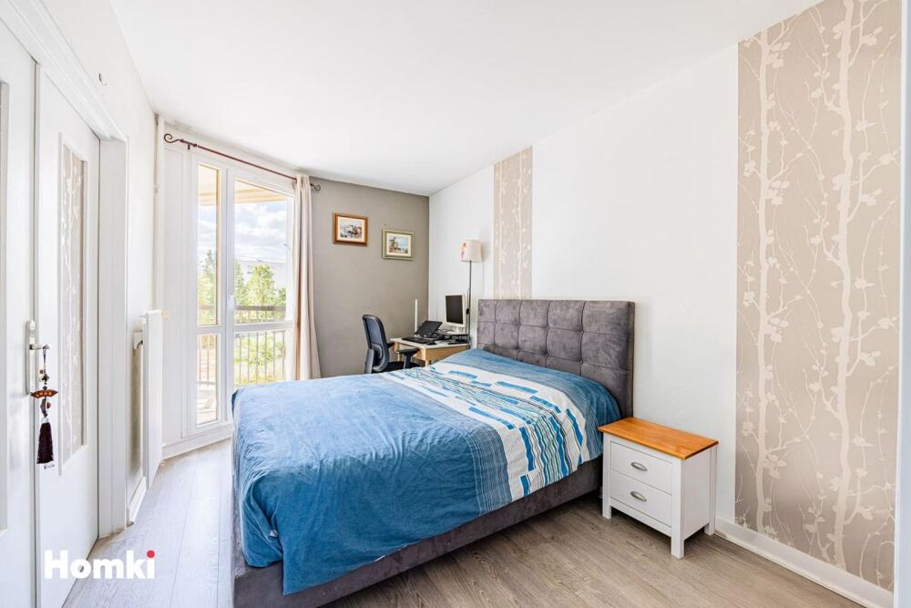 Vente Appartement Appartement T3 de 68 m² (inclus parking+cave) à Courbevoie 92400, Rue Pierre Brossolette Courbevoie