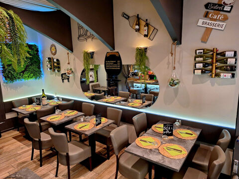   Dpt Savoie (73),  AIX LES BAINS Hyper Centre -BAR-Restaurant Double Terrasse 