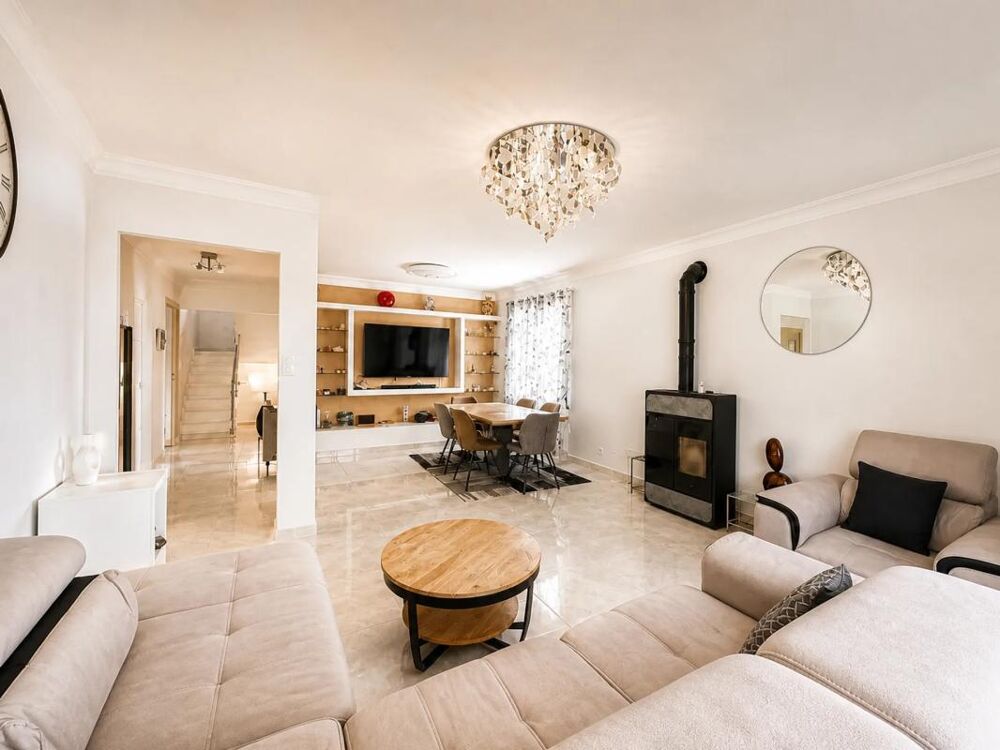 Vente Maison Maison de 9 pièces de 188 m² à Feyzin Feyzin