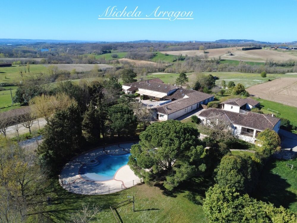 Domaine touristique / village vacances à vendre  25 gîtes indépendants  restaurant  piscine  spa  12 ha  Dordogne Lot  in