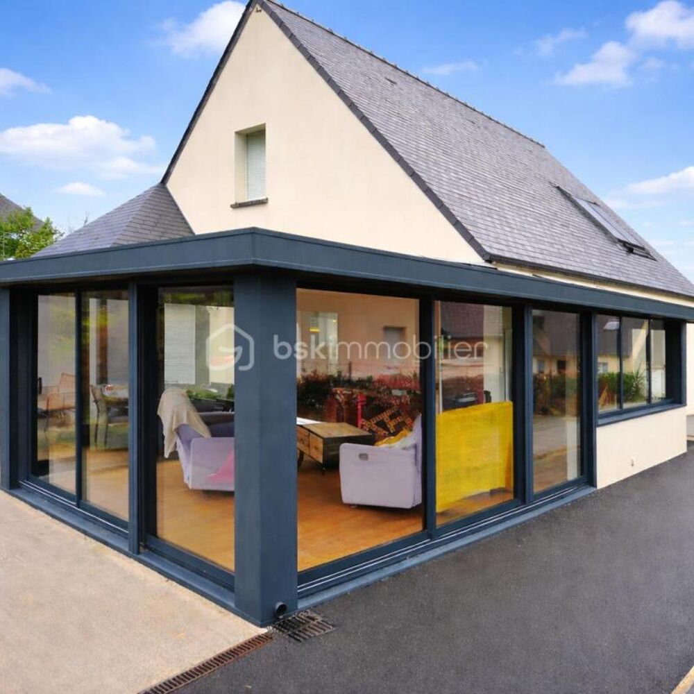 Belle Maison de 159 m2 avec véranda en centre bourg de Laignelet