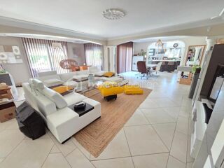  Propriété/château à vendre 5 pièces 204 m²