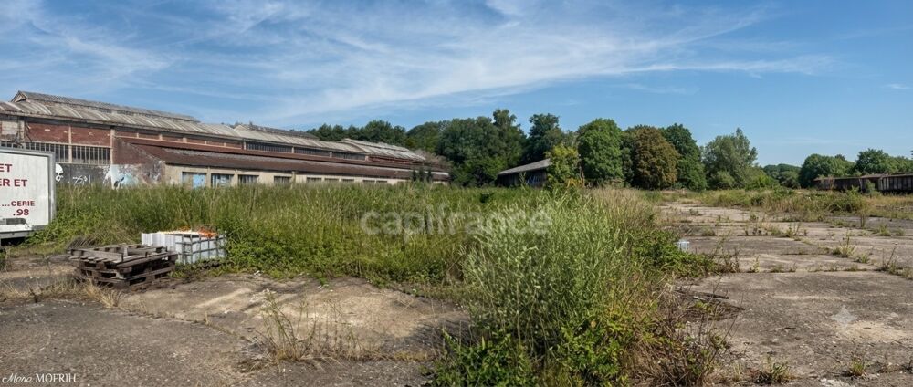 Vente Terrain Opportunité Exceptionnelle- 40000 m2 de terrain avec bâtiments industriels à vendre dans l'oise Berthecourt