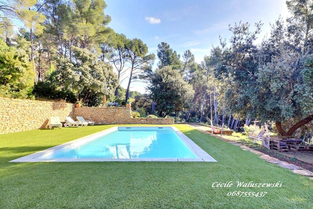 Maison Le Beausset avec piscine et dépendance sur une parcelle de 5050 m2