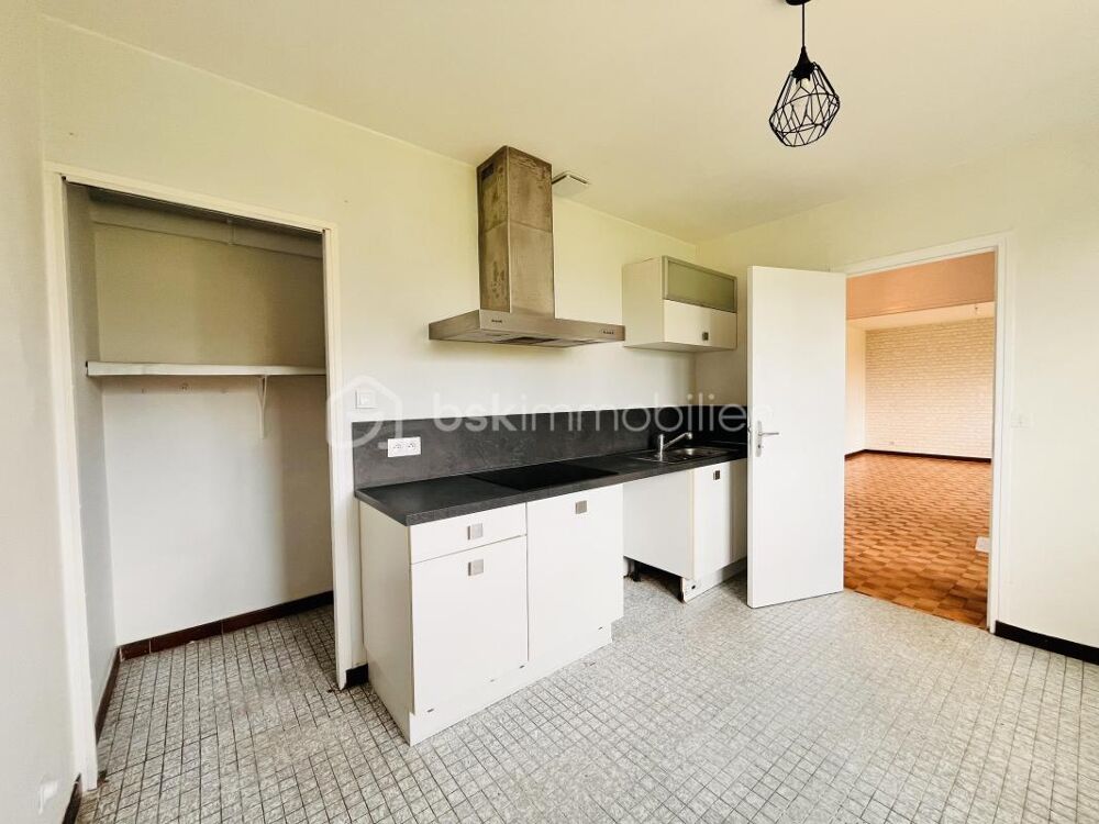 Maison 5 chambres, vie de plain-pied, sous-sol complet