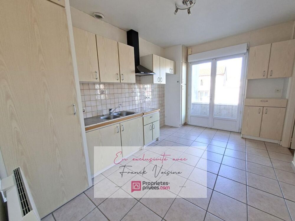 Vente Maison A VENDRE en Exclusivité à Beaurepaire, Ensemble de 2 maisons de 126 et 50 m2 avec plusieurs dépendances et garages sur une parce Beaurepaire