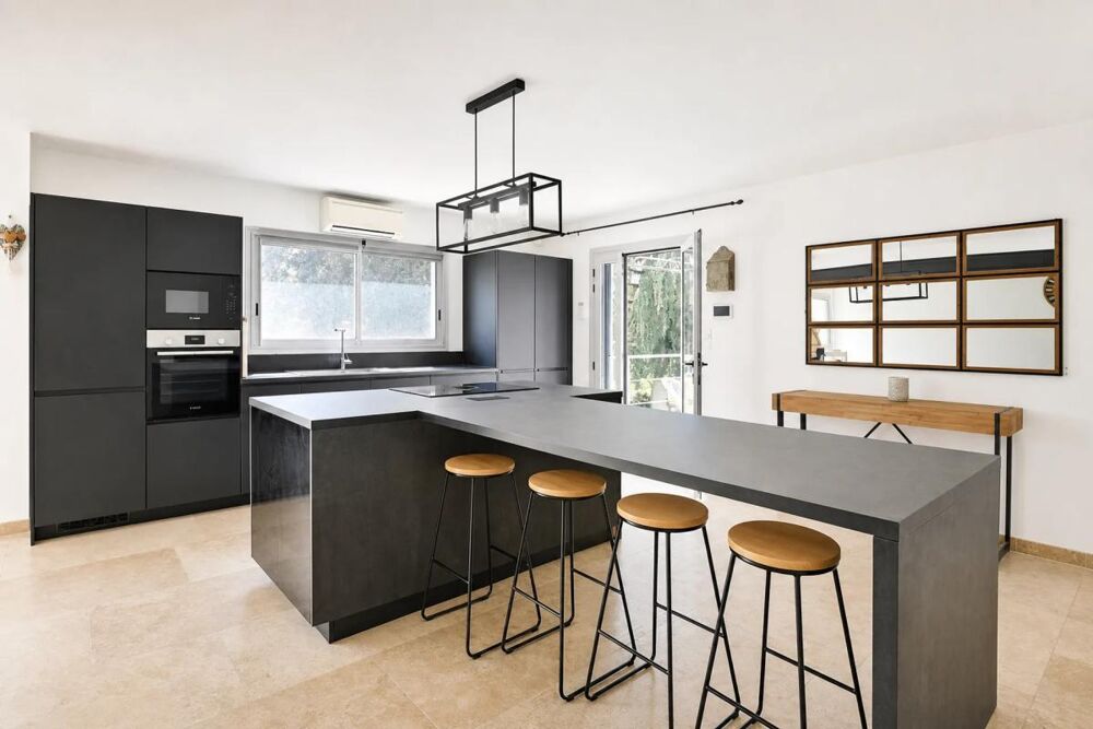 Maison 6 pièces avec piscine à Redessan