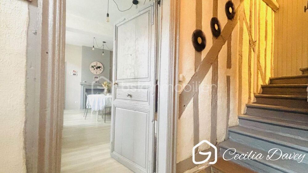 Vente Maison *** Nouveauté : Maison ancienne de caractère pleine de cachet avec son agréable espace extérieur composé d'une terrasse et d'un Sens