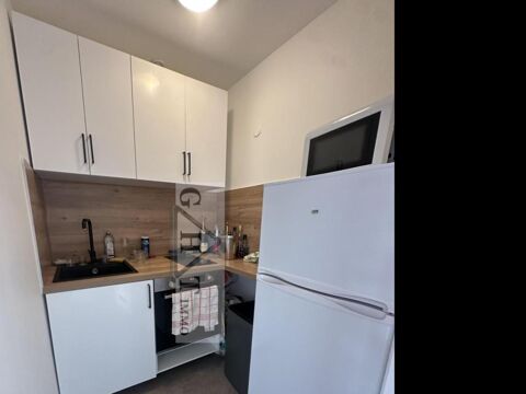   ENTREPÔT / BUREAUX 224 M² Á LOUER 