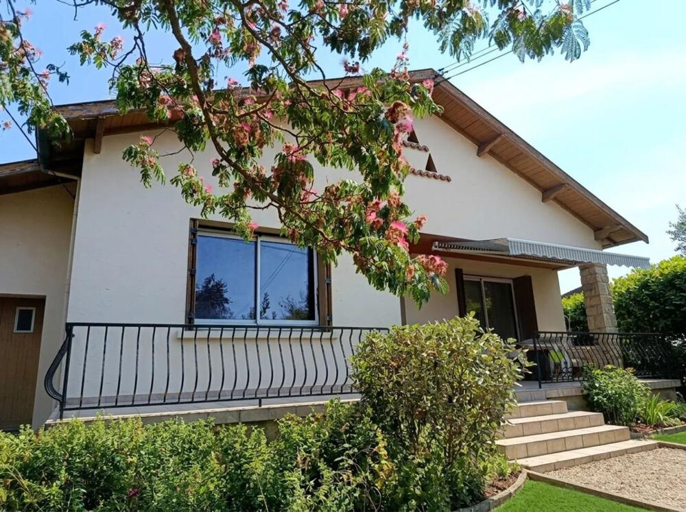 Pins-Justaret, belle maison familiale en coeur de village