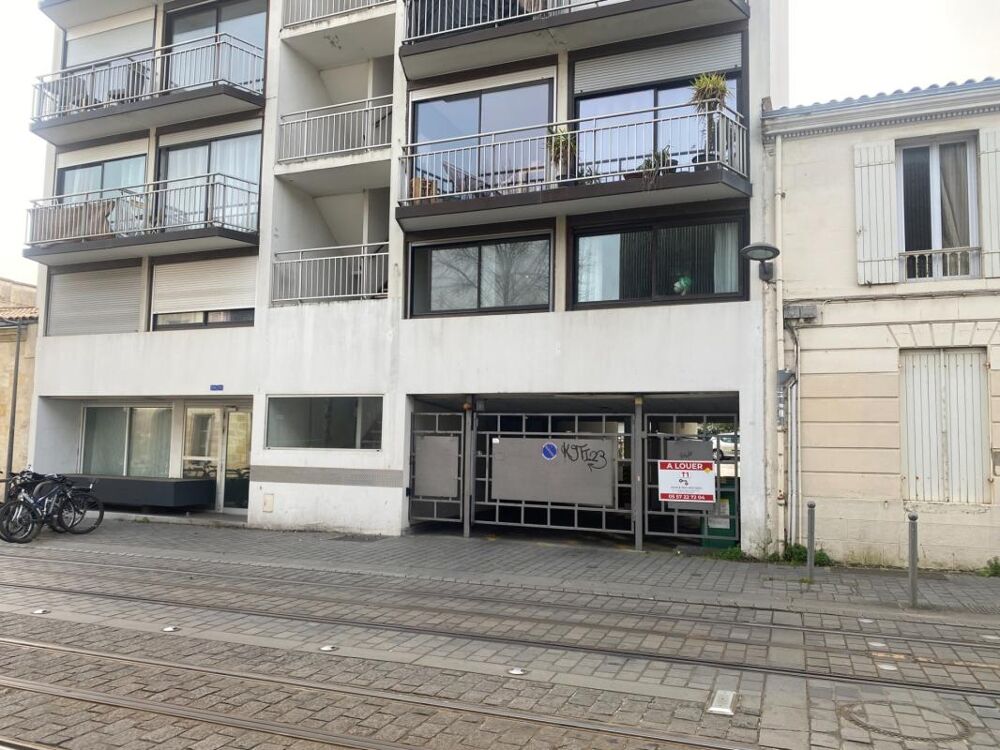 Vente Parking/Garage BORDEAUX A VENDRE PLACE PARKING SECTEUR STADE CHABAN/ORNANO Bordeaux
