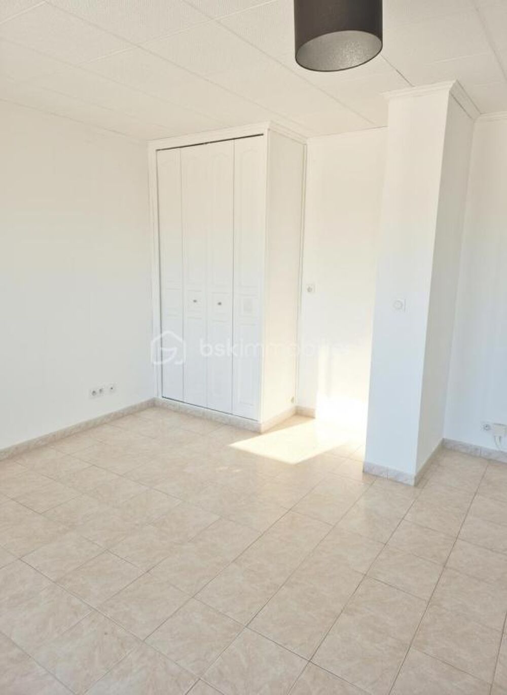 Nîmes  Appartement traversant 68 m²  Vue exceptionnelle  2 loggias  Cave