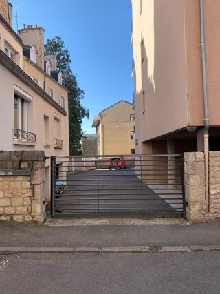  Parking / Garage � louer 