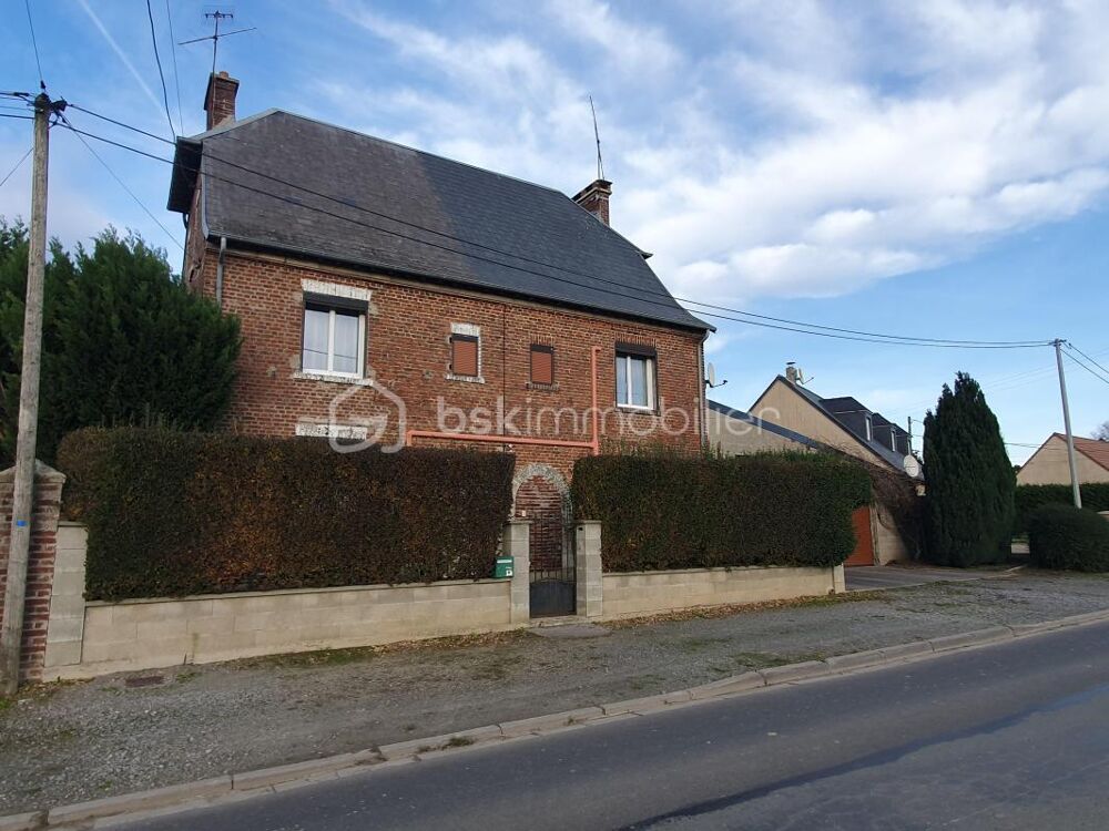 Maison familiale de caractère avec grand jardin, garage et piscine