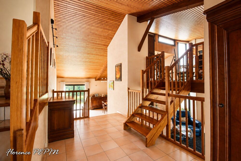 Vente Maison Maison d'architecte avec dépendance, étang et plus de 3,3 hectares de nature à 10 minutes de Pornic Chauve