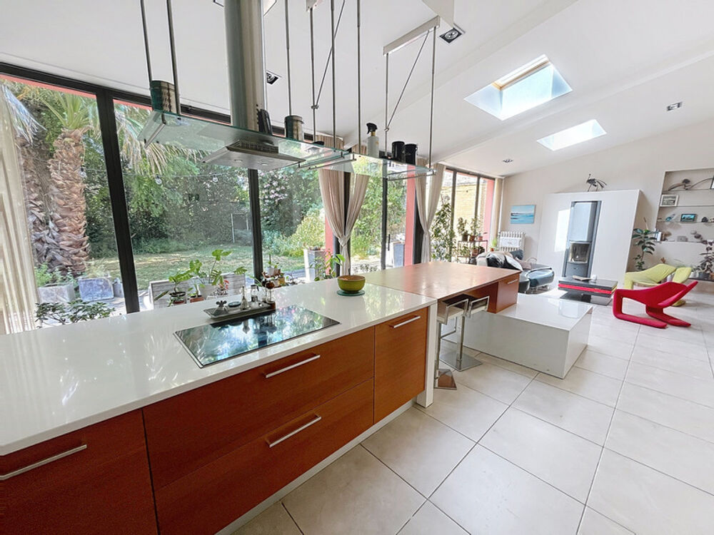 Vente Maison Maison bourgeoise 350 m² à vendre, jardin avec piscine, grand garage, proche de MONTPELLIER (34) Gignac