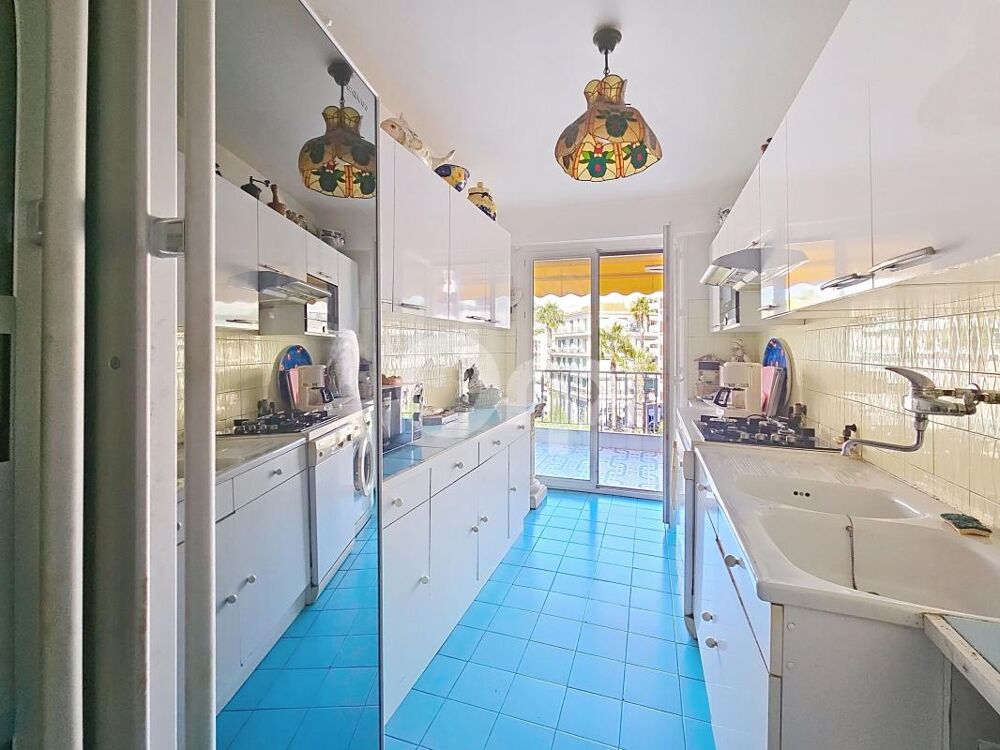 Vente Appartement Juan-les-Pins Centre – Emplacement n°1 à 100 m des plages, 94 m² à réinventer avec terrasse de 34 m² et aperçu mer Antibes