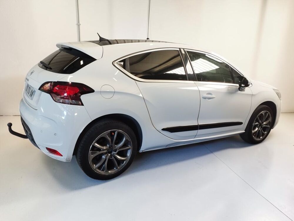 DS4 1.6 THP 200 SPORT CHIC 2014 occasion 06640 Saint-Jeannet