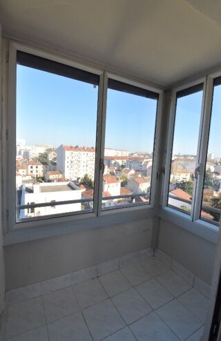  Appartement à louer 3 pièces 63 m²