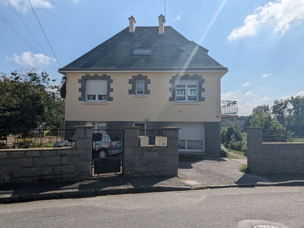 Vente Immeuble GUEMENE SUR SCORFF IMMEUBLE DE RAPPORT COMPOSE DE 2 LOGEMENTS T3 ET T5 JARDIN DE 800M² ENVIRON Guemene sur scorff